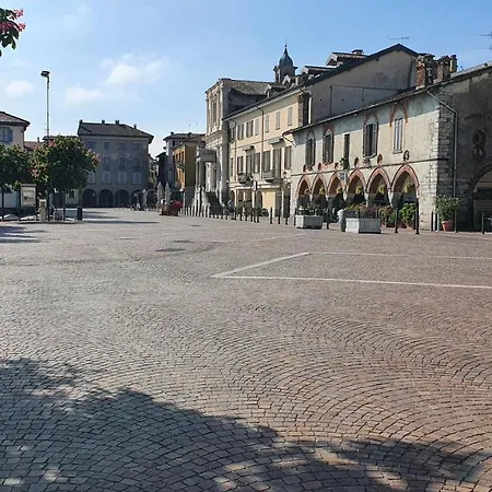 Syc Favoloso アパート *