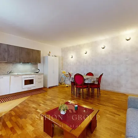 Syc Favoloso アパート アローナ